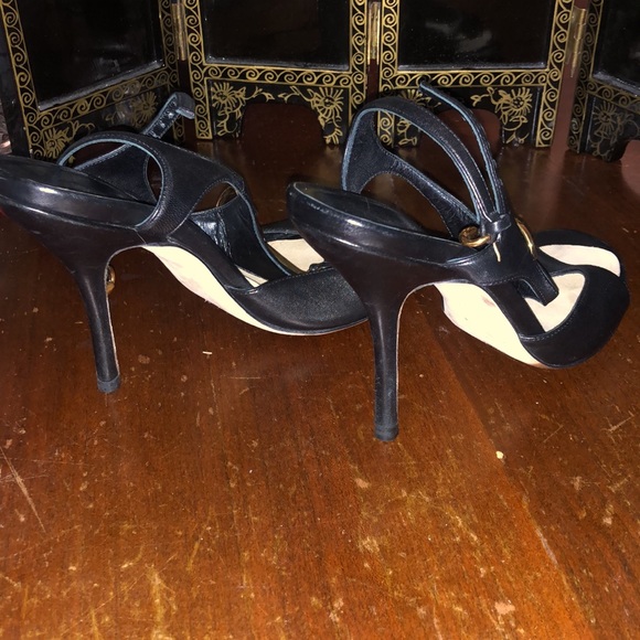 Gucci Black and Gold Women's Sandals - Picture 6 of 8